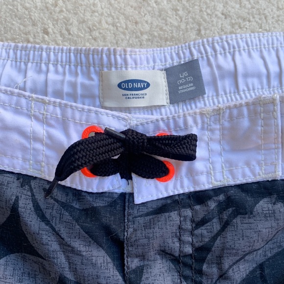 Old Navy swim trunks in grey floral - Picture 2 of 4
